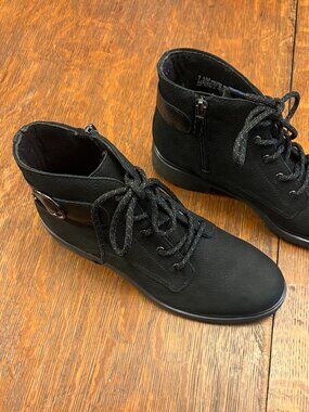 Munro Bradley Ankle Boots NWOB